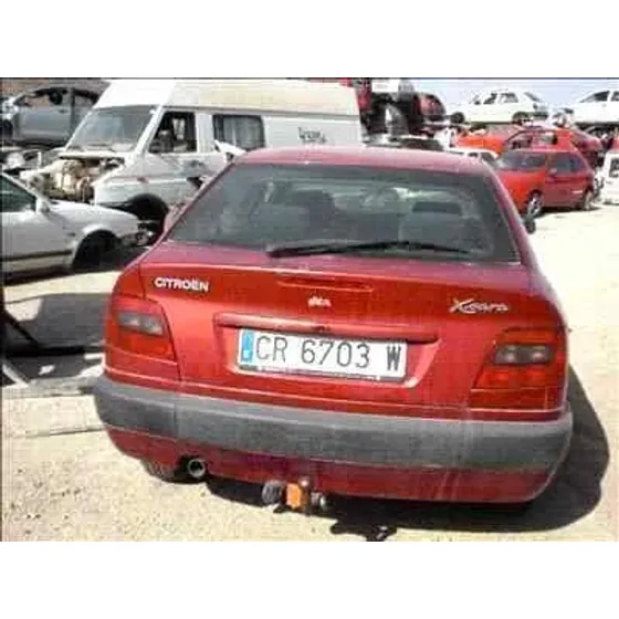CITROEN XSARA BERLINA '1997 1.4I LX GRANATE