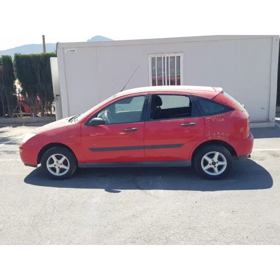 FORD FOCUS BERLINA (CAK) '1999 AMBIENTE ROJO
