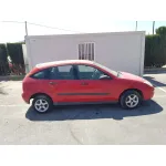 FORD FOCUS BERLINA (CAK) '1999 AMBIENTE ROJO