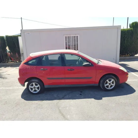 FORD FOCUS BERLINA (CAK) '1999 AMBIENTE ROJO
