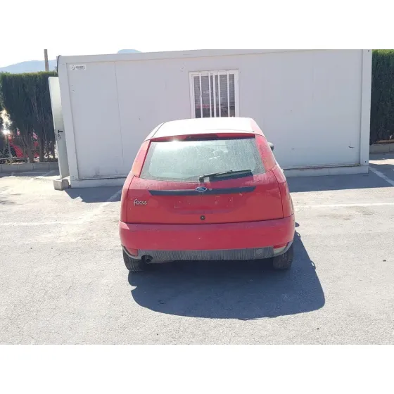 FORD FOCUS BERLINA (CAK) '1999 AMBIENTE ROJO