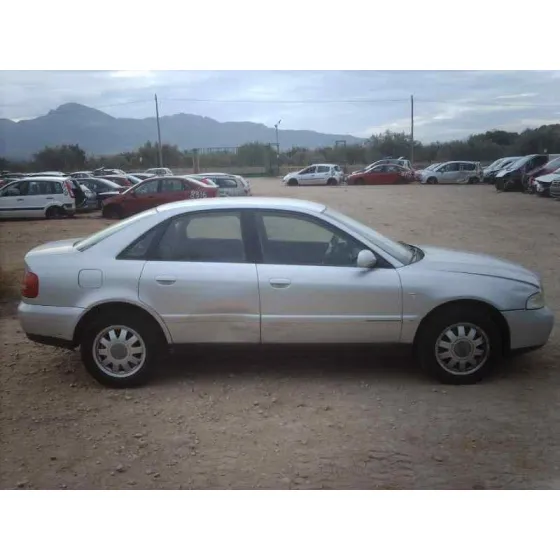 AUDI A4 BERLINA (B5) '1999 1.8 T GRIS