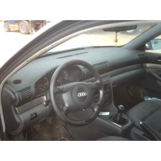 AUDI A4 BERLINA (B5) '1999 1.8 T GRIS