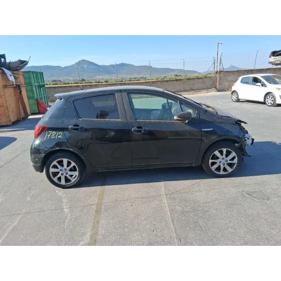Toyota YARIS (_P13_) 2012