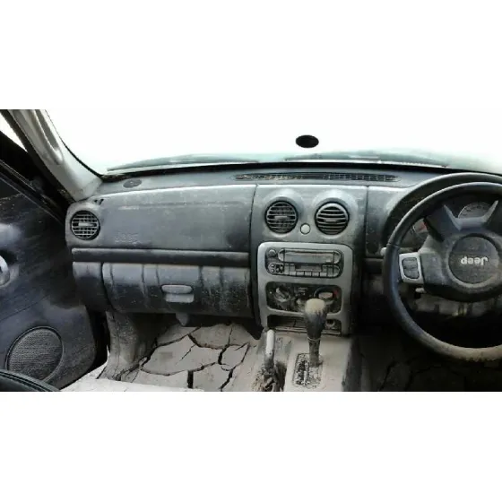 JEEP CHEROKEE (KJ) '2004 3.7 LIMITED NEGRO