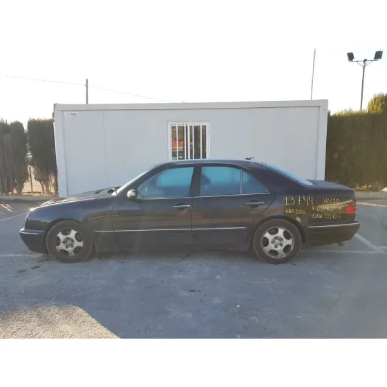 MERCEDES CLASE E (W210) BERLINA DIESEL '2000 320 CDI (210.026) NEGRO