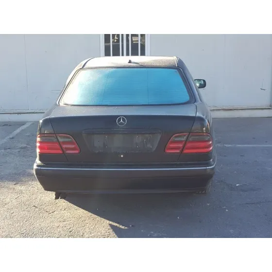 MERCEDES CLASE E (W210) BERLINA DIESEL '2000 320 CDI (210.026) NEGRO