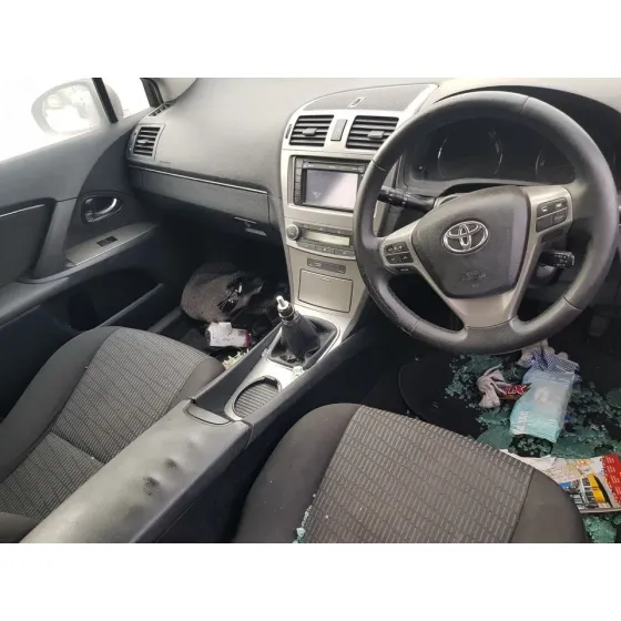 TOYOTA AVENSIS (T27) '2011 ACTIVE NEGRO