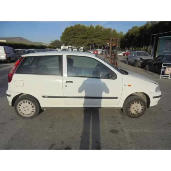 FIAT PUNTO BERLINA (176) '1999 60 CULT BLANCO