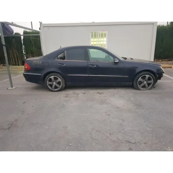 MERCEDES CLASE E (W211) BERLINA '2004 E 270 CDI (211.016) NEGRO