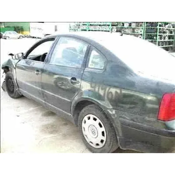 VOLKSWAGEN PASSAT BERLINA (3B2) '1996 1.9 TDI AZUL