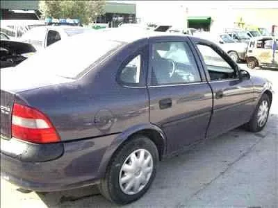 OPEL VECTRA B BERLINA OPEL VECTRA B BERLINA '1995 1.8 16V CAT VIOLETA 1995