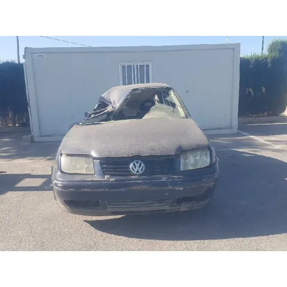 VOLKSWAGEN BORA BERLINA (1J2) '2000 HIGHLINE AZUL