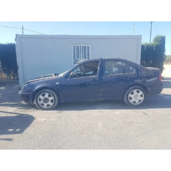 VOLKSWAGEN BORA BERLINA (1J2) '2000 HIGHLINE AZUL