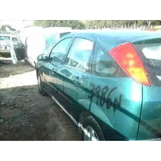 FORD FOCUS BERLINA (CAK) '1998 1.6 16V CAT VERDE