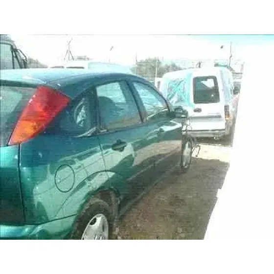FORD FOCUS BERLINA (CAK) '1998 1.6 16V CAT VERDE
