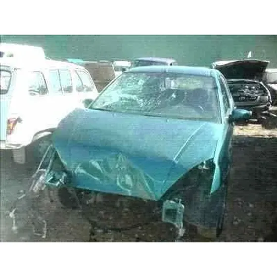 FORD FOCUS BERLINA (CAK) '1998 1.6 16V CAT VERDE