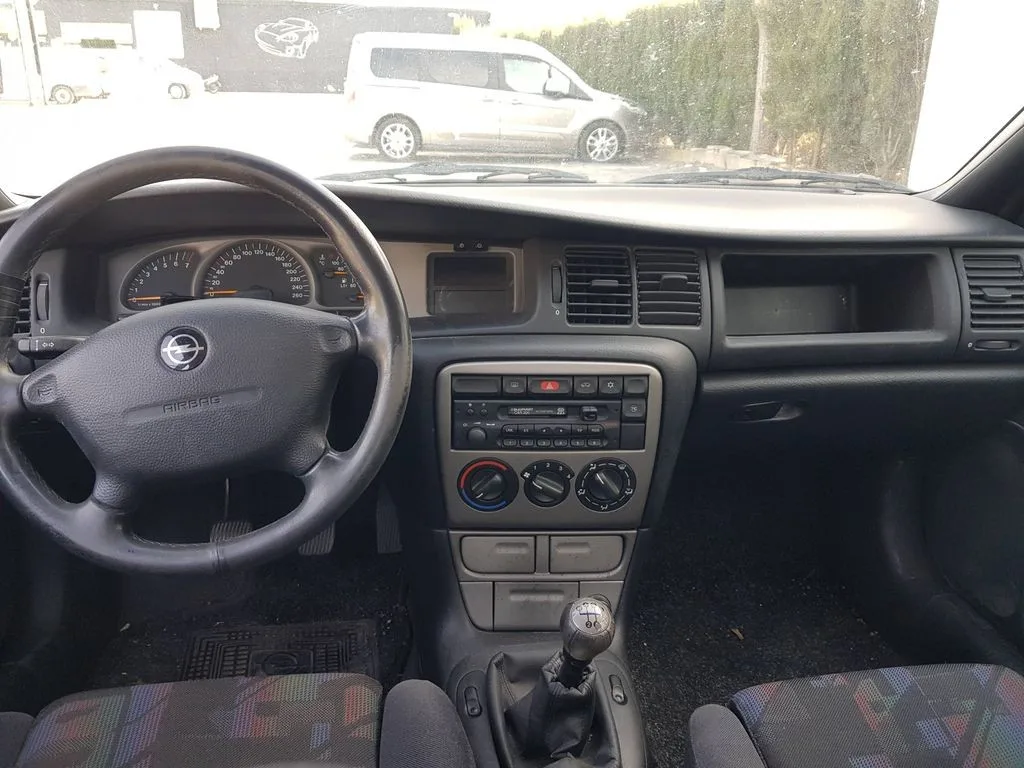 OPEL VECTRA B BERLINA '1998 BASICO BLANCO