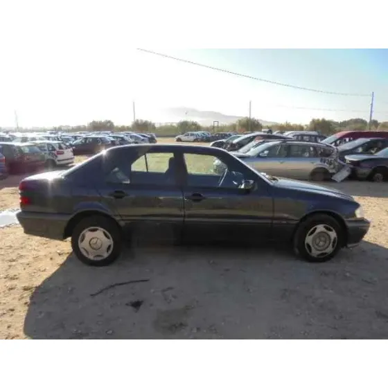 MERCEDES CLASE C (W202) BERLINA '1999 180 (202.018) NEGRO