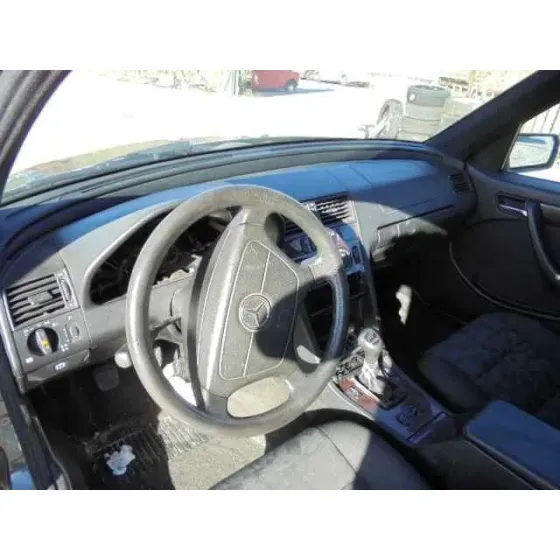 MERCEDES CLASE C (W202) BERLINA '1999 180 (202.018) NEGRO
