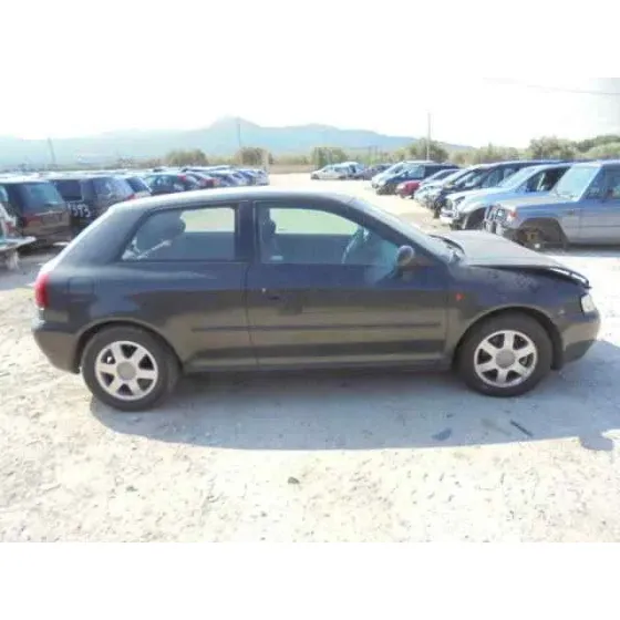AUDI A3 (8L) '1996 1.8 AMBIENTE GRIS OSCURO