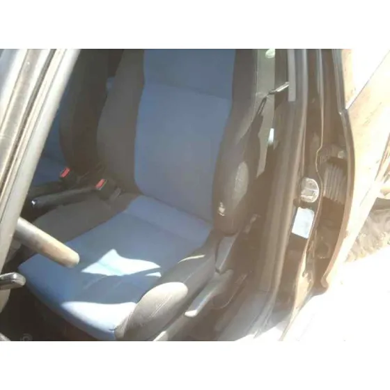 VOLKSWAGEN GOLF IV BERLINA (1J1) '1999 25 ANIVERSARIO NEGRO