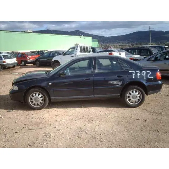 AUDI A4 BERLINA (B5) '2000 1.8 AZUL