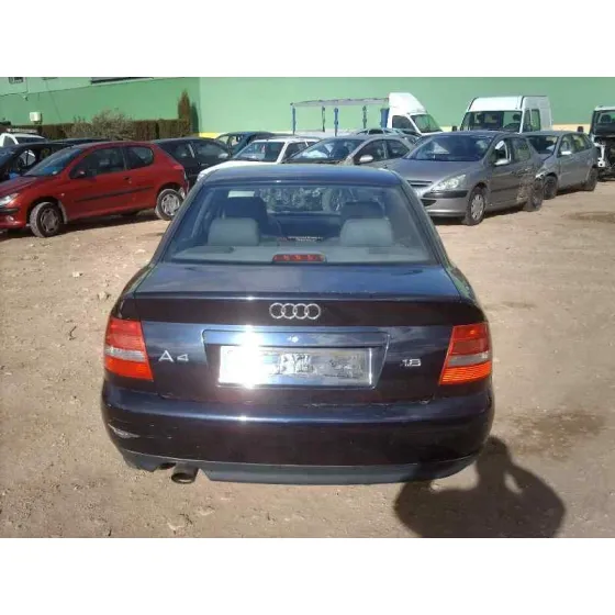 AUDI A4 BERLINA (B5) '2000 1.8 AZUL