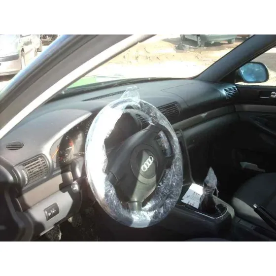 AUDI A4 BERLINA (B5) '2000 1.8 AZUL