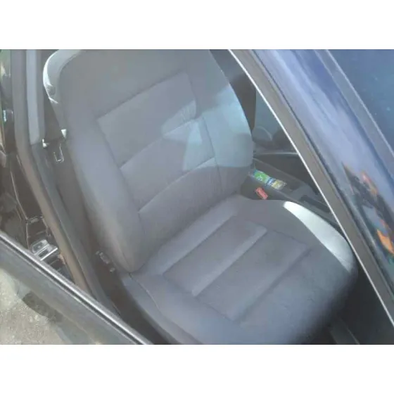 AUDI A4 BERLINA (B5) '2000 1.8 AZUL