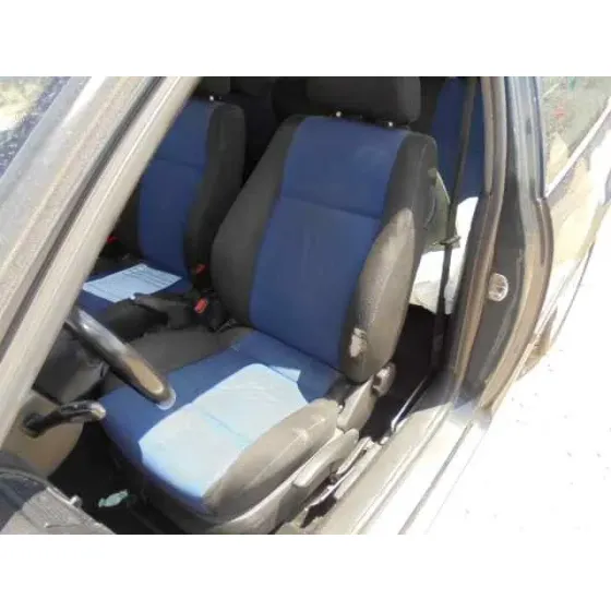 VOLKSWAGEN GOLF IV BERLINA (1J1) '1999 BASICO GRIS OSCURO