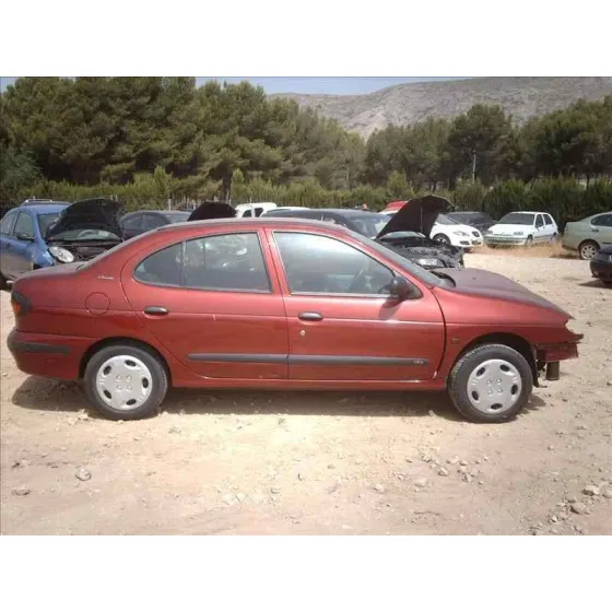 RENAULT MEGANE I CLASSIC (LA0) '1996 1.6 GRANATE