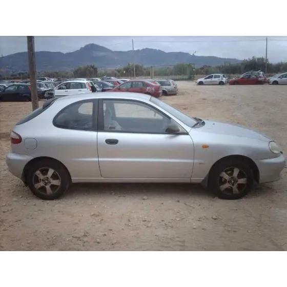 DAEWOO LANOS '1998 SX GRIS