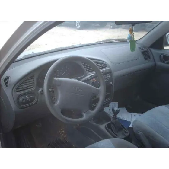 DAEWOO LANOS '1998 SX GRIS