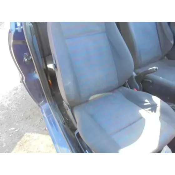 VOLKSWAGEN POLO BERLINA (6N1) '1999 AIR AZUL