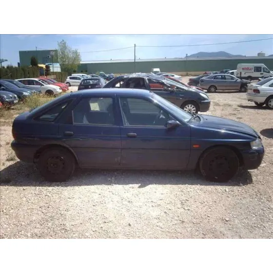 FORD ESCORT BERL./TURNIER '1995 ATLANTA BERLINA AZUL