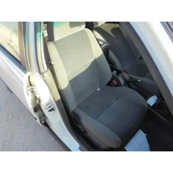 MG ROVER SERIE 400 (RT) '1996 416 SI (5-PTAS.) BLANCO