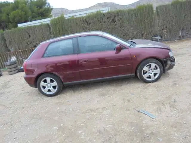 AUDI A3 (8L) AUDI A3 (8L) '1999 1.8 T AMBIENTE GRANATE 1996