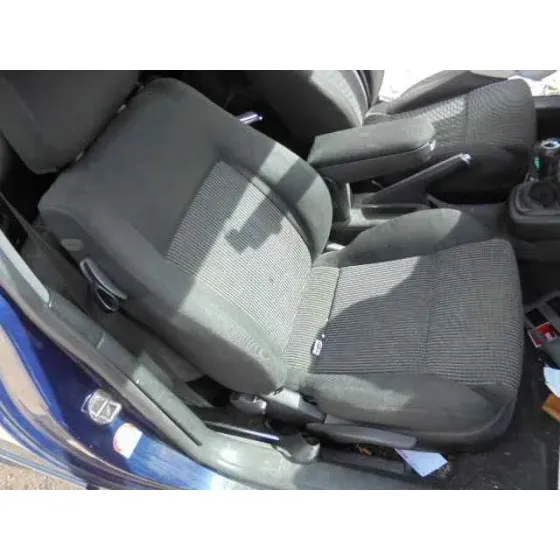 VOLKSWAGEN GOLF IV BERLINA (1J1) '1999 BASICO AZUL