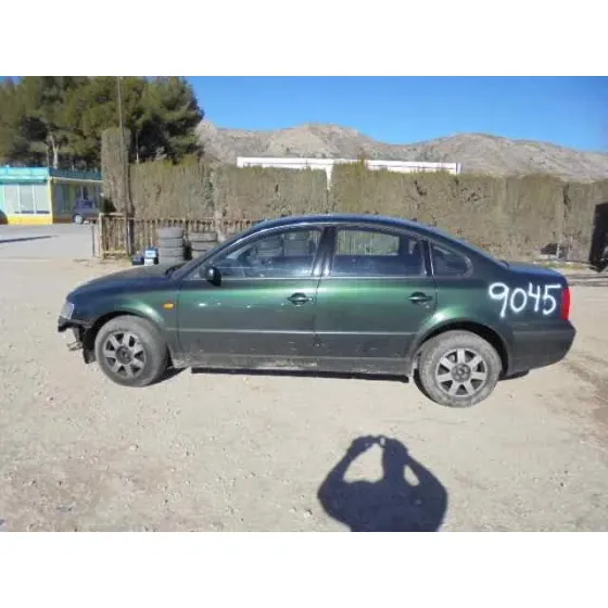 VOLKSWAGEN PASSAT BERLINA (3B2) '1997 BERLINA VERDE