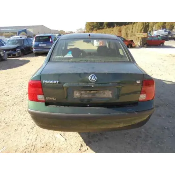 VOLKSWAGEN PASSAT BERLINA (3B2) '1997 BERLINA VERDE