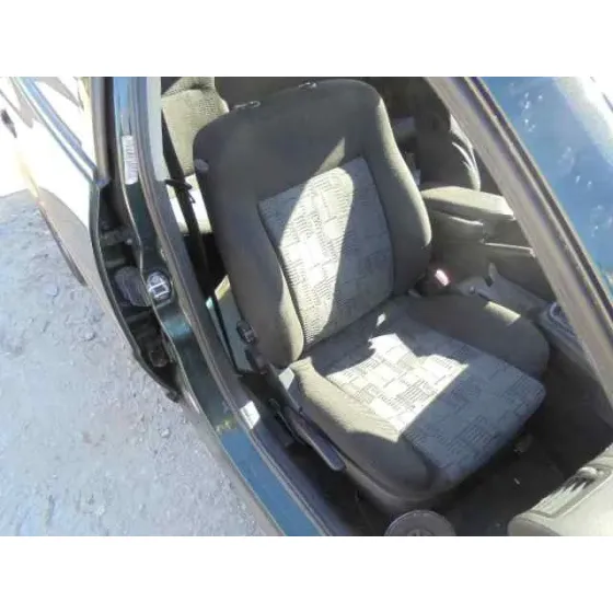 VOLKSWAGEN PASSAT BERLINA (3B2) '1997 BERLINA VERDE