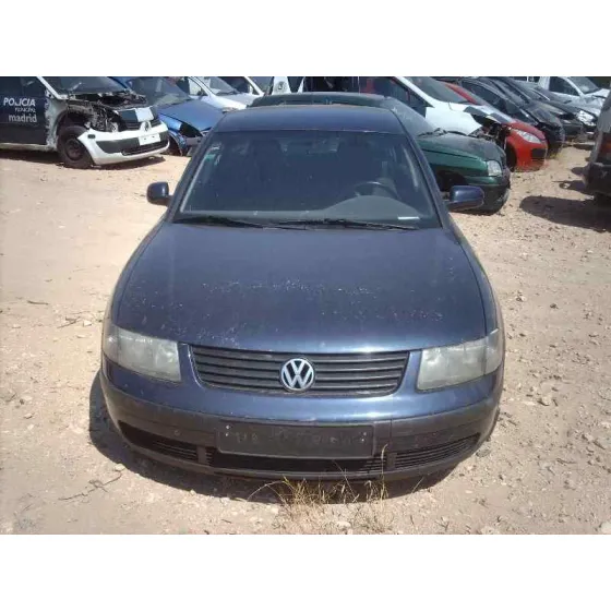 VOLKSWAGEN PASSAT BERLINA (3B2) '1999 HIGHLINE AZUL