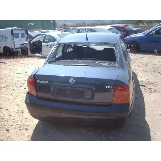 VOLKSWAGEN PASSAT BERLINA (3B2) '1999 HIGHLINE AZUL
