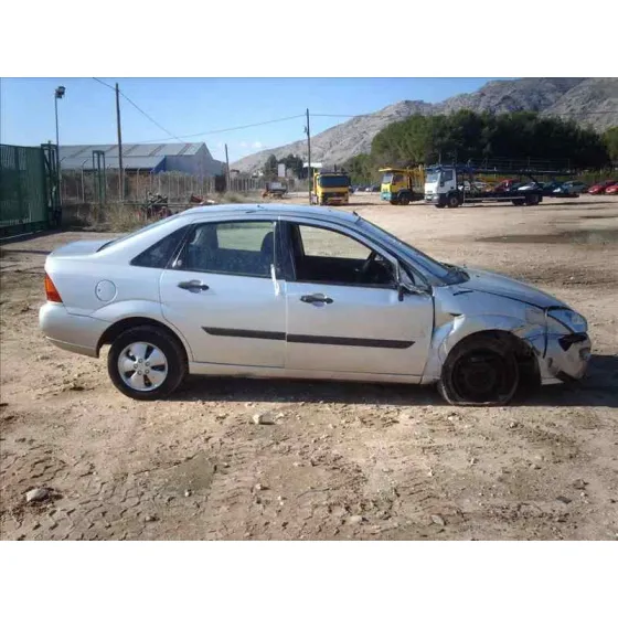 FORD FOCUS BERLINA (CAK) '1998 GHIA GRIS