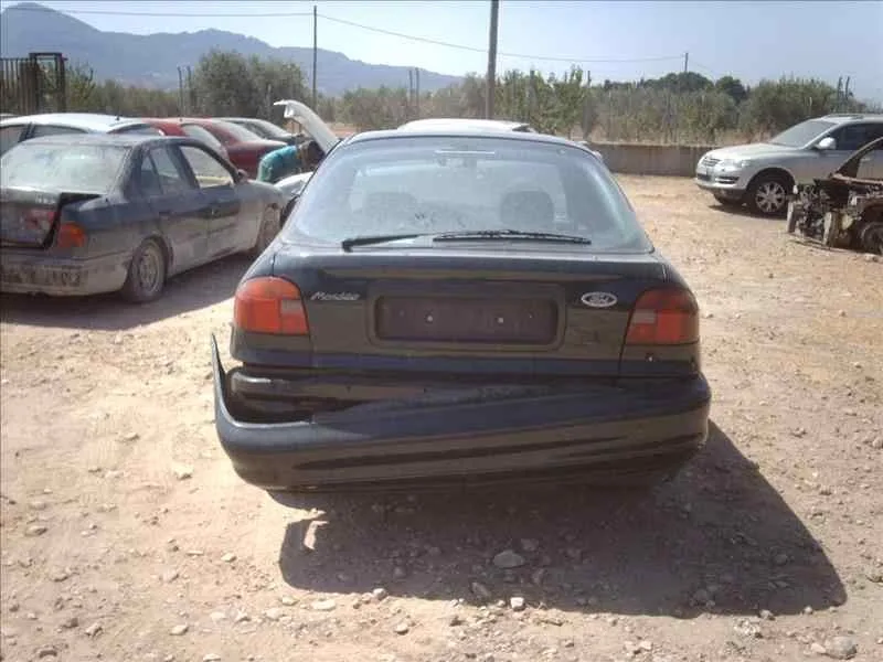 FORD MONDEO BERLINA/FAMILIAR (FD) FORD MONDEO BERLINA/FAMILIAR (FD) '1993 CLX BERLINA VERDE 1993