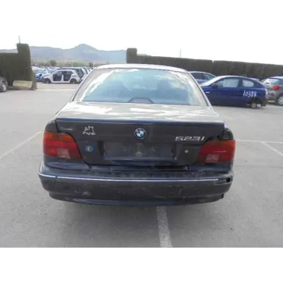 BMW SERIE 5 BERLINA (E39) '1997 523I AZUL