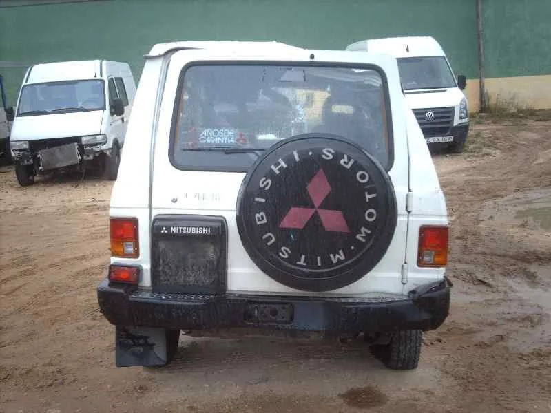 MITSUBISHI MONTERO (L040) MITSUBISHI MONTERO (L040) '1990 2500 TD (2-PTAS.) BLANCO 1989