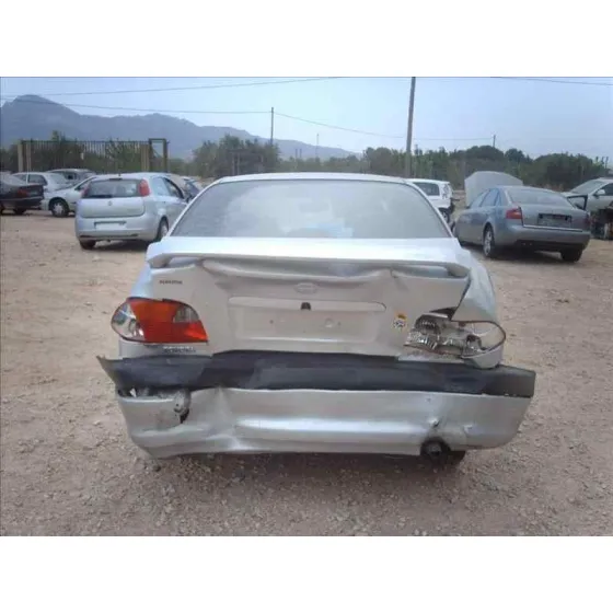 TOYOTA AVENSIS BERLINA (T 22) '1997 2.0 SOL (4-PTAS.) GRIS