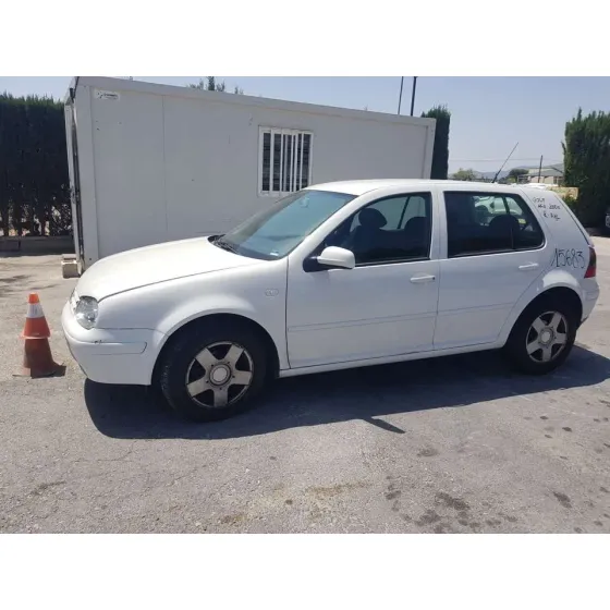 VOLKSWAGEN GOLF IV BERLINA (1J1) '2000 BASICO BLANCO